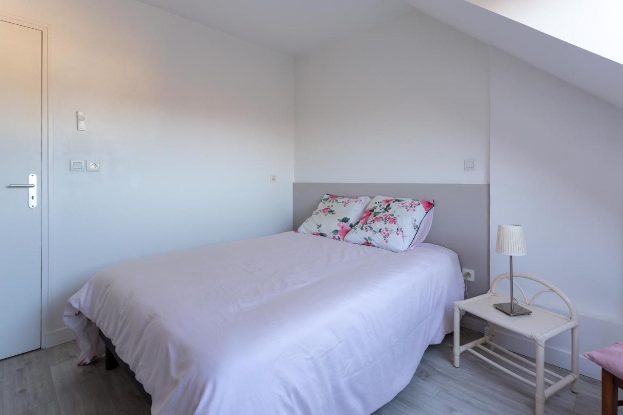 Apartamento Le Mancini - Parking Et Terrasse Mayenne Exterior foto